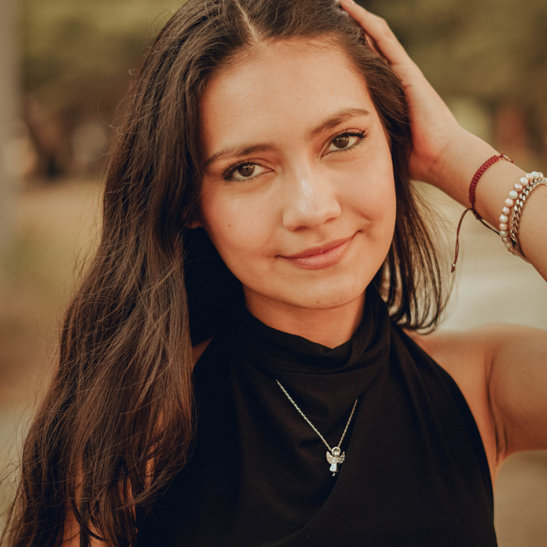 <em>Ana María R.</em>